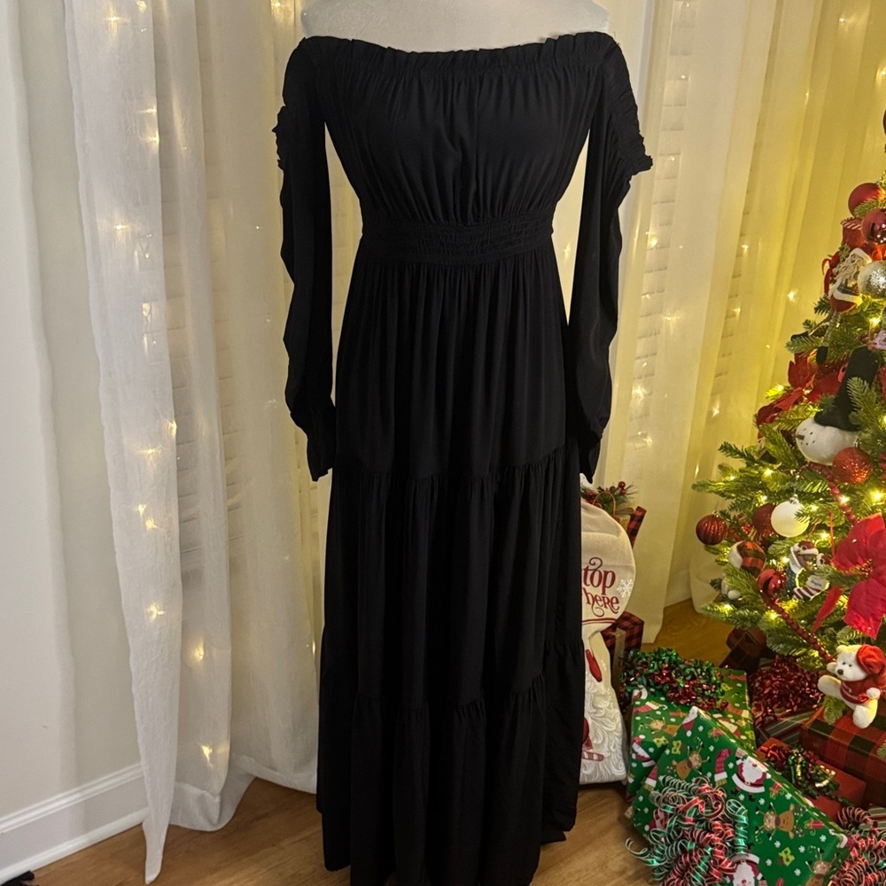 Black Long Sleeve Off-Shoulder Maxi Dress